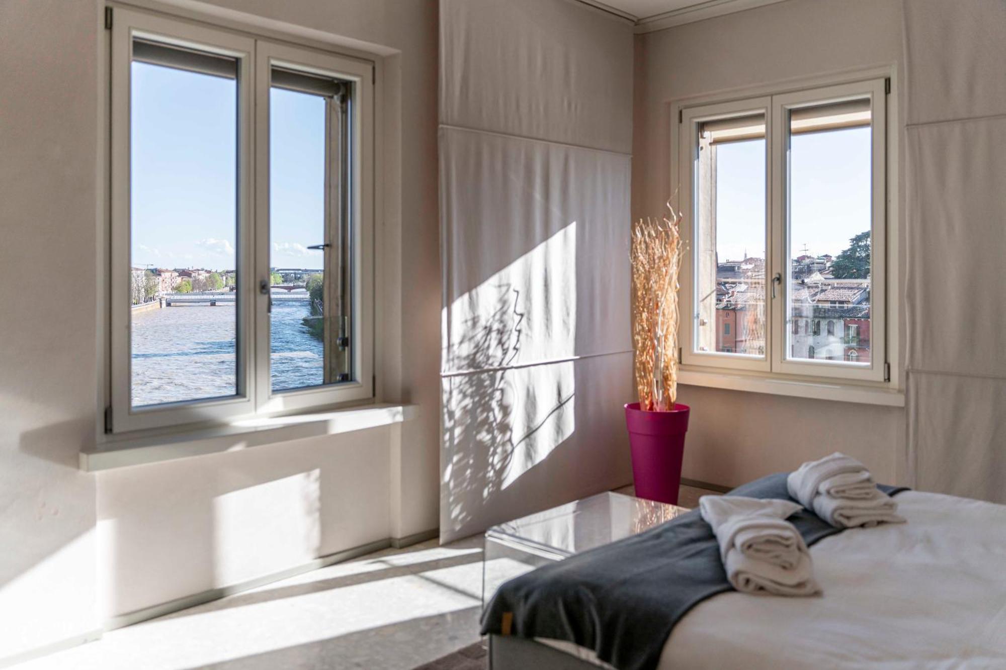 Residenza Veronica A Ponte Pietra Apartment Verona