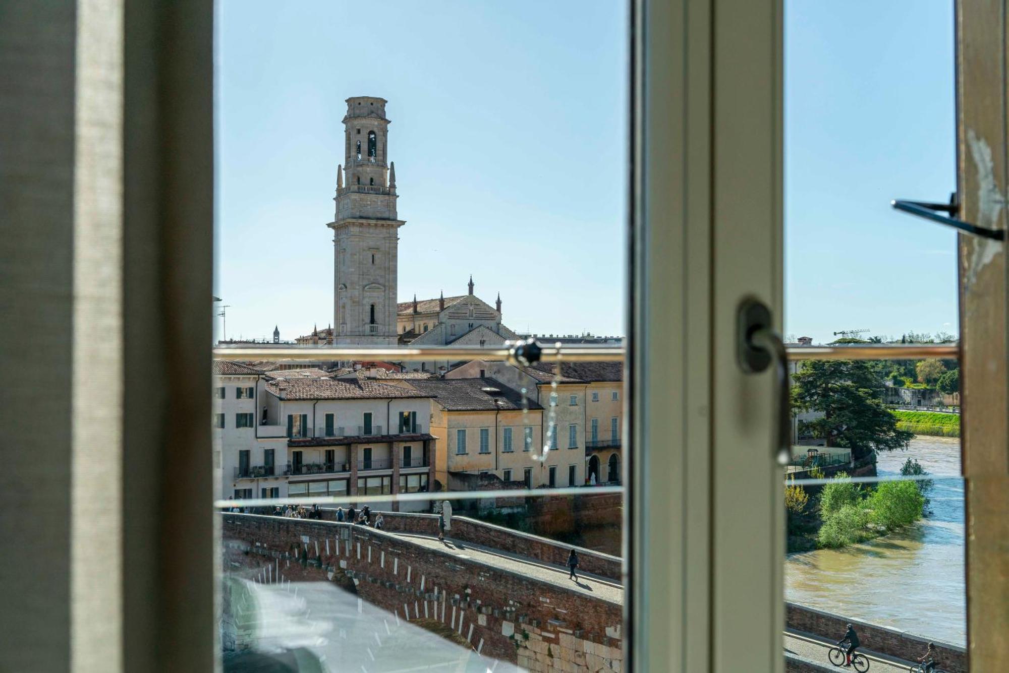 Residenza Veronica A Ponte Pietra Apartment Verona